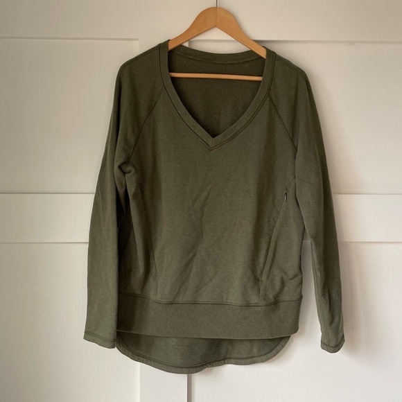 Lululemon • After Asana Pullover Sweatshirt Fatigue Green • size 6 - Picture 4 of 12